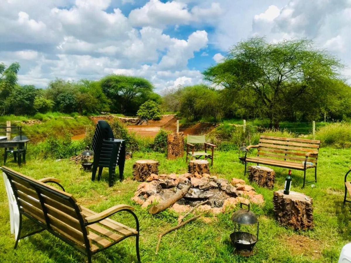 Oldonyo Orok Lodge Kajiado Extérieur photo