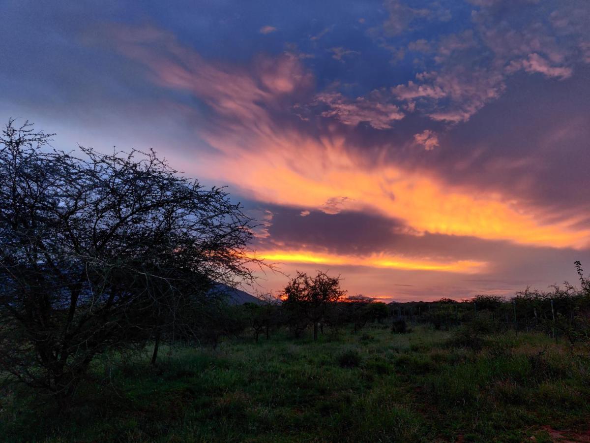Oldonyo Orok Lodge Kajiado Extérieur photo